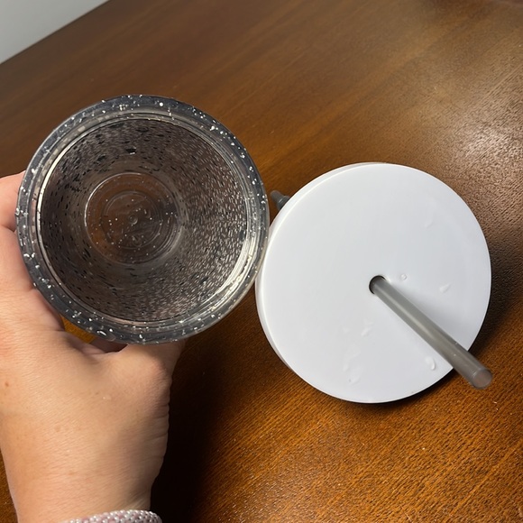 Starbucks reusable cup with straw - Picture 6 of 7